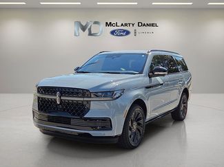 New 2025 Lincoln Navigator Reserve w/ Jet Appearance Package AWD/4WD video 2