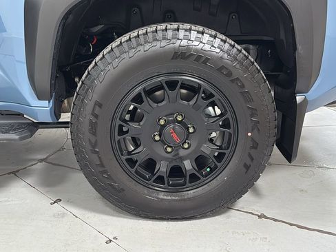 Certified 2025 Toyota 4Runner TRD Off-Road Premium image 23