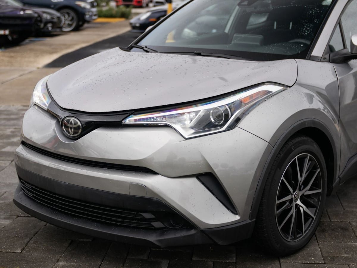 Used 2019 Toyota C-HR LE FWD image 5