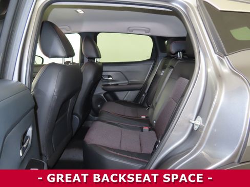 Certified 2025 Nissan Kicks SR image 9