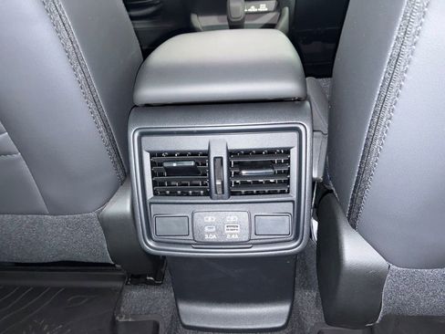 Used 2025 Subaru Forester Premium w/ Protection Package (1PH) AWD/4WD image 29