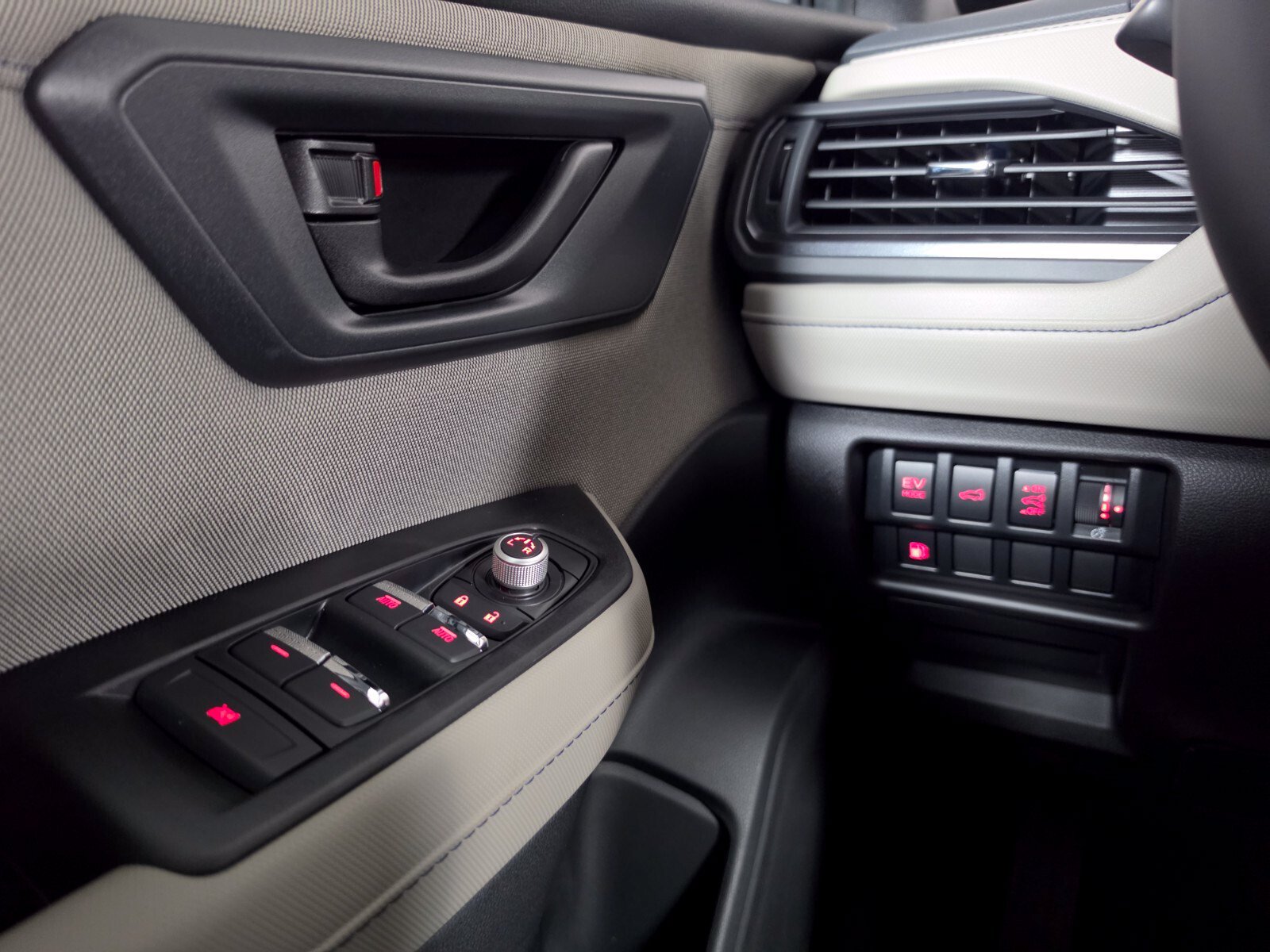 New 2026 Subaru Forester Premium AWD/4WD image 36
