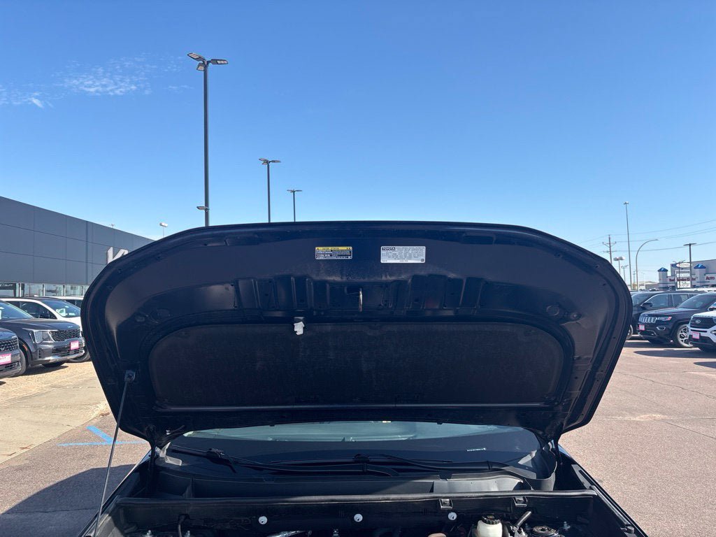 Used 2022 Toyota RAV4 XLE Premium FWD image 41