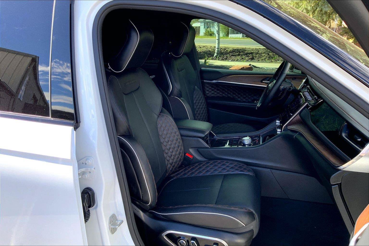 Certified 2024 Jeep Grand Cherokee L Summit w/ High Altitude Package AWD/4WD image 7