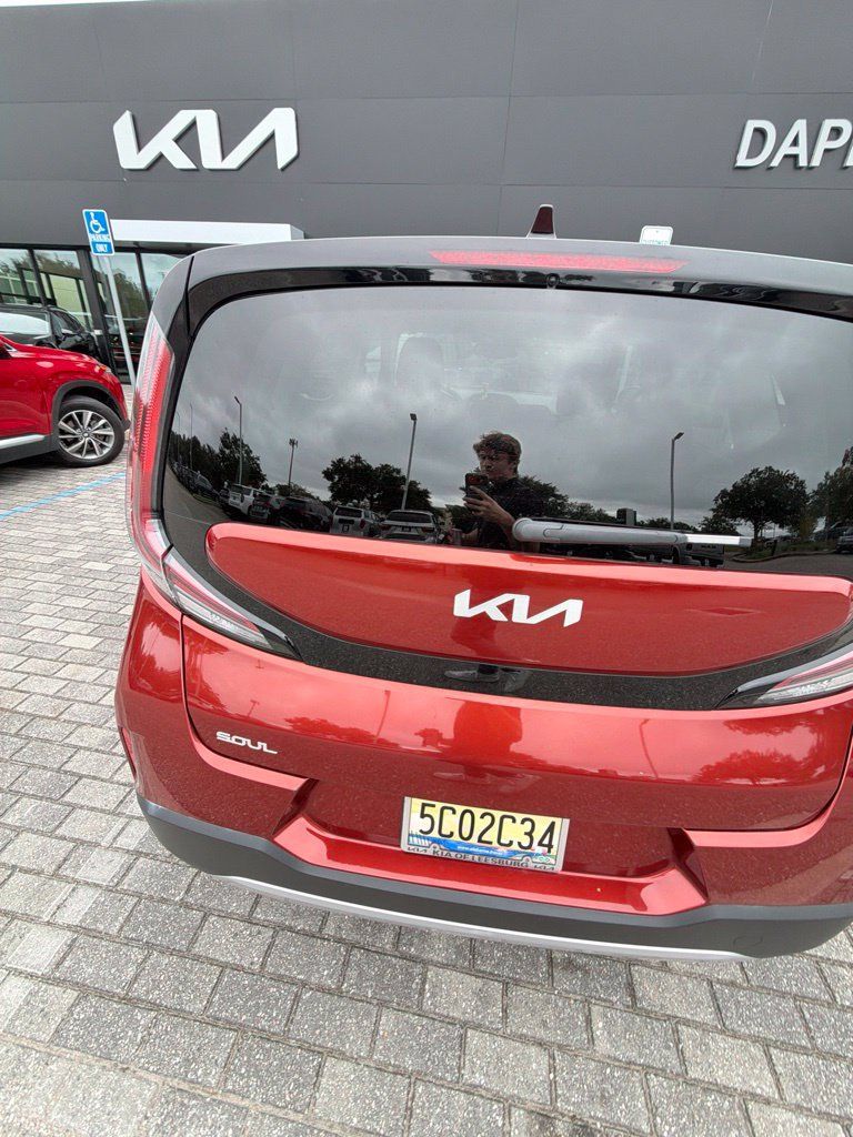 Used 2025 Kia Soul S FWD image 15