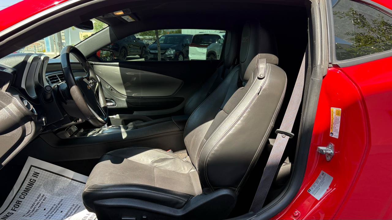 Used 2015 Chevrolet Camaro SS RWD image 29