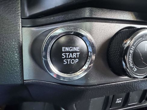 Used 2023 Toyota Tacoma TRD Sport AWD/4WD image 32