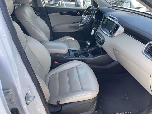 Used 2019 Kia Sorento LX w/ LX V6 Convenience Package image 46