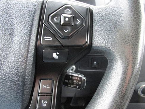 Used 2018 Toyota Tundra SR image 12