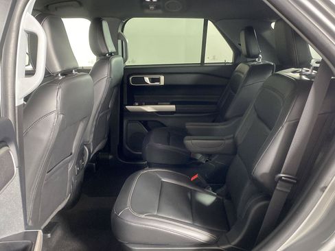 Used 2023 Ford Explorer XLT w/ Equipment Group 202A AWD/4WD image 15