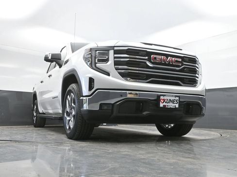 Used 2024 GMC Sierra 1500 SLT w/ SLT Premium Package AWD/4WD image 34