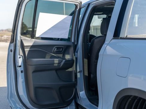 Used 2025 Honda Ridgeline TrailSport+ image 16