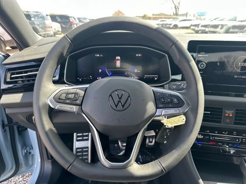 Used 2026 Volkswagen Jetta Sport FWD image 19