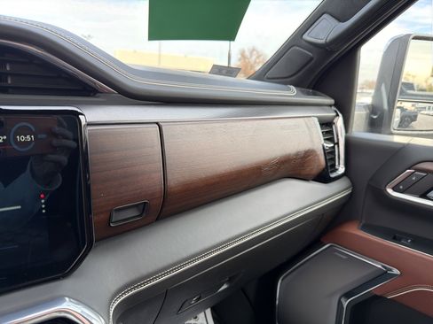 Certified 2024 GMC Sierra 2500 Denali Ultimate image 23