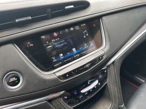 Used 2018 Cadillac XT5 Luxury w/ LPO, Black Ice Package AWD/4WD image 8