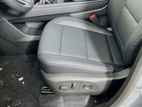 New 2026 Chevrolet Traverse LT w/ LPO, Floor Liner Package image 19