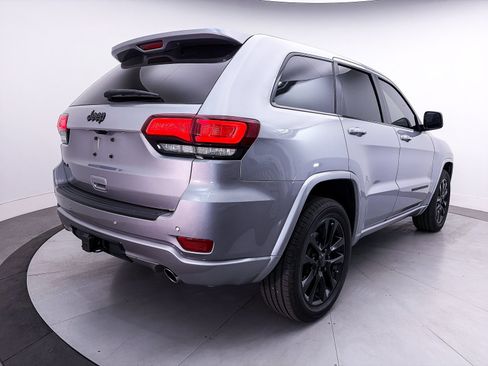 Used 2021 Jeep Grand Cherokee Laredo X AWD/4WD image 16
