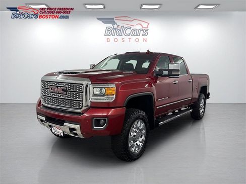 Used 2018 GMC Sierra 2500 Denali w/ Duramax Plus Package image 1