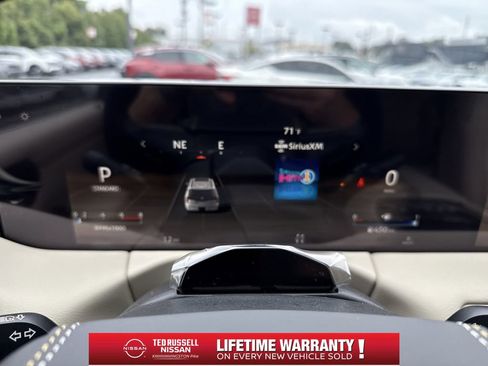 New 2025 Nissan Armada Platinum Reserve image 11