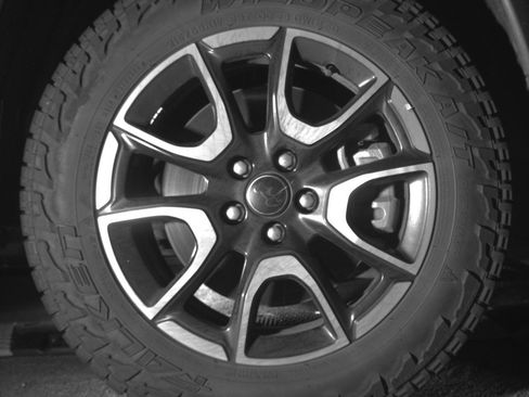 Used 2025 Jeep Compass Trailhawk image 13