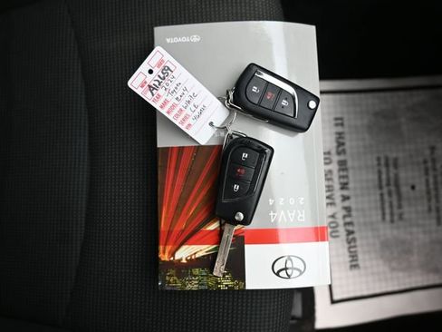 Used 2024 Toyota RAV4 LE image 10
