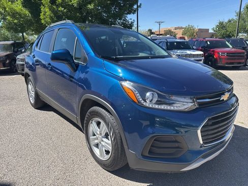 Used 2019 Chevrolet Trax LT FWD image 1