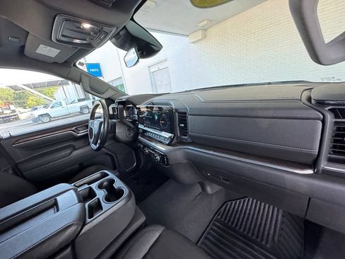 Used 2025 Chevrolet Silverado 1500 LT AWD/4WD image 17