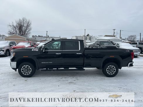 Used 2022 GMC Sierra 2500 SLT w/ X31 Off-Road Package image 2
