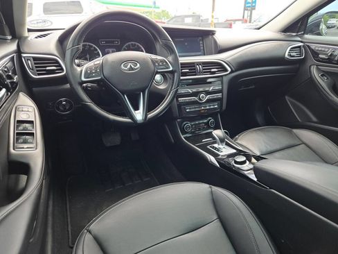 Used 2018 INFINITI QX30 Premium w/ Navigation Package AWD/4WD image 23