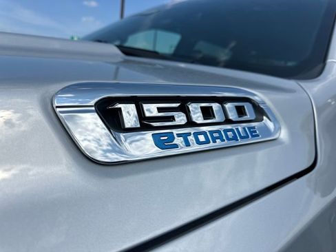 New 2026 RAM 1500 Laramie AWD/4WD image 4