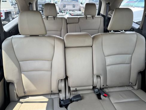 Used 2019 Honda Pilot Touring image 16