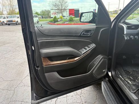 Used 2019 Chevrolet Suburban LT AWD/4WD image 9
