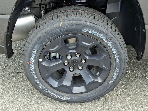 New 2026 RAM 1500 Express AWD/4WD image 5