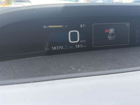 Used 2017 Toyota Prius Three FWD image 3