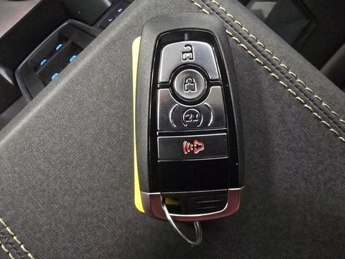 New 2025 Ford Bronco Badlands image 9