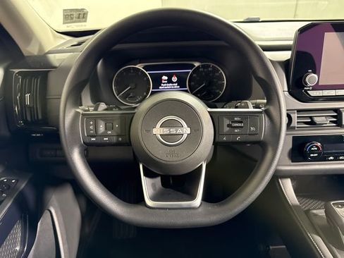 Used 2024 Nissan Pathfinder S AWD/4WD image 20