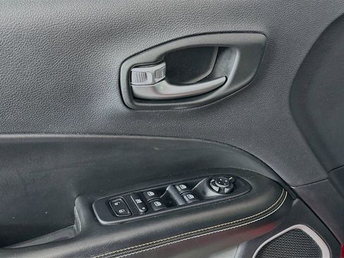 Certified 2019 Jeep Compass Latitude w/ Cold Weather Group image 23