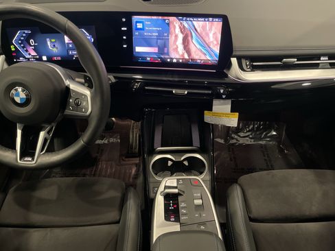 Used 2025 BMW X1 xDrive28i w/ Premium Package image 18