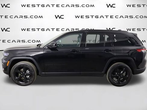 Used 2025 Jeep Grand Cherokee Altitude AWD/4WD image 50
