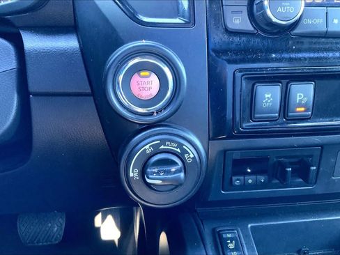 Used 2021 Nissan Titan PRO-4X w/ Pro-4x Convenience Package AWD/4WD image 34