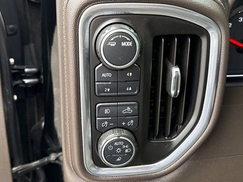 Used 2021 Chevrolet Silverado 1500 LTZ image 18