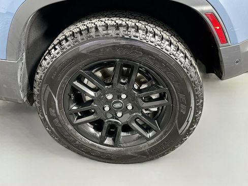 Used 2023 Land Rover Defender 90 SE AWD/4WD image 32
