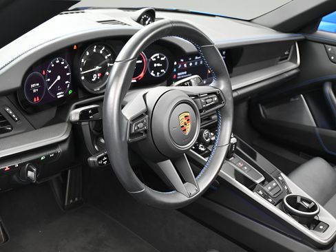 Certified 2022 Porsche 911 Targa 4S AWD/4WD image 5