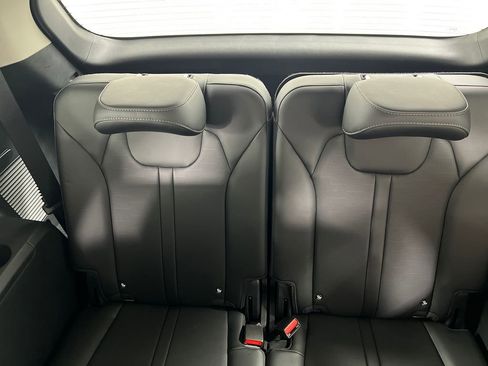 Used 2025 Kia Sorento S image 31