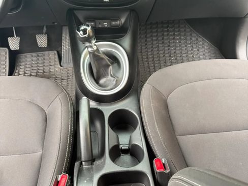 Used 2016 Kia Soul FWD image 32