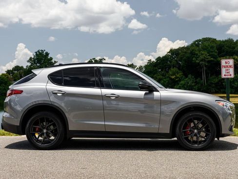 Used 2019 Alfa Romeo Stelvio Ti w/ TI Performance Package AWD/4WD image 2