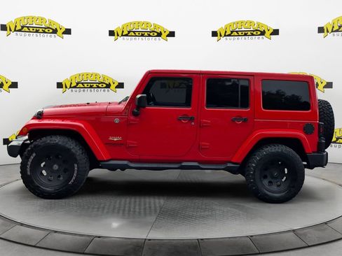 Used 2015 Jeep Wrangler Unlimited Sahara w/ Connectivity Group AWD/4WD image 2