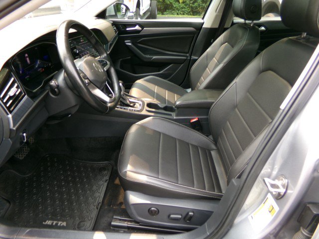 Used 2023 Volkswagen Jetta SE w/ Panoramic Sunroof Package FWD image 10