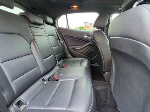 Used 2019 Mercedes-Benz GLA 250 4MATIC image 13