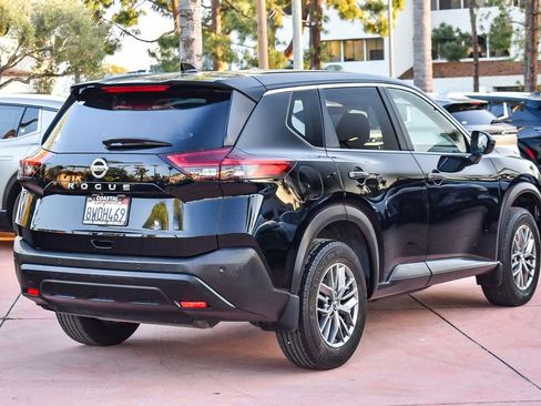 Used 2021 Nissan Rogue S image 6